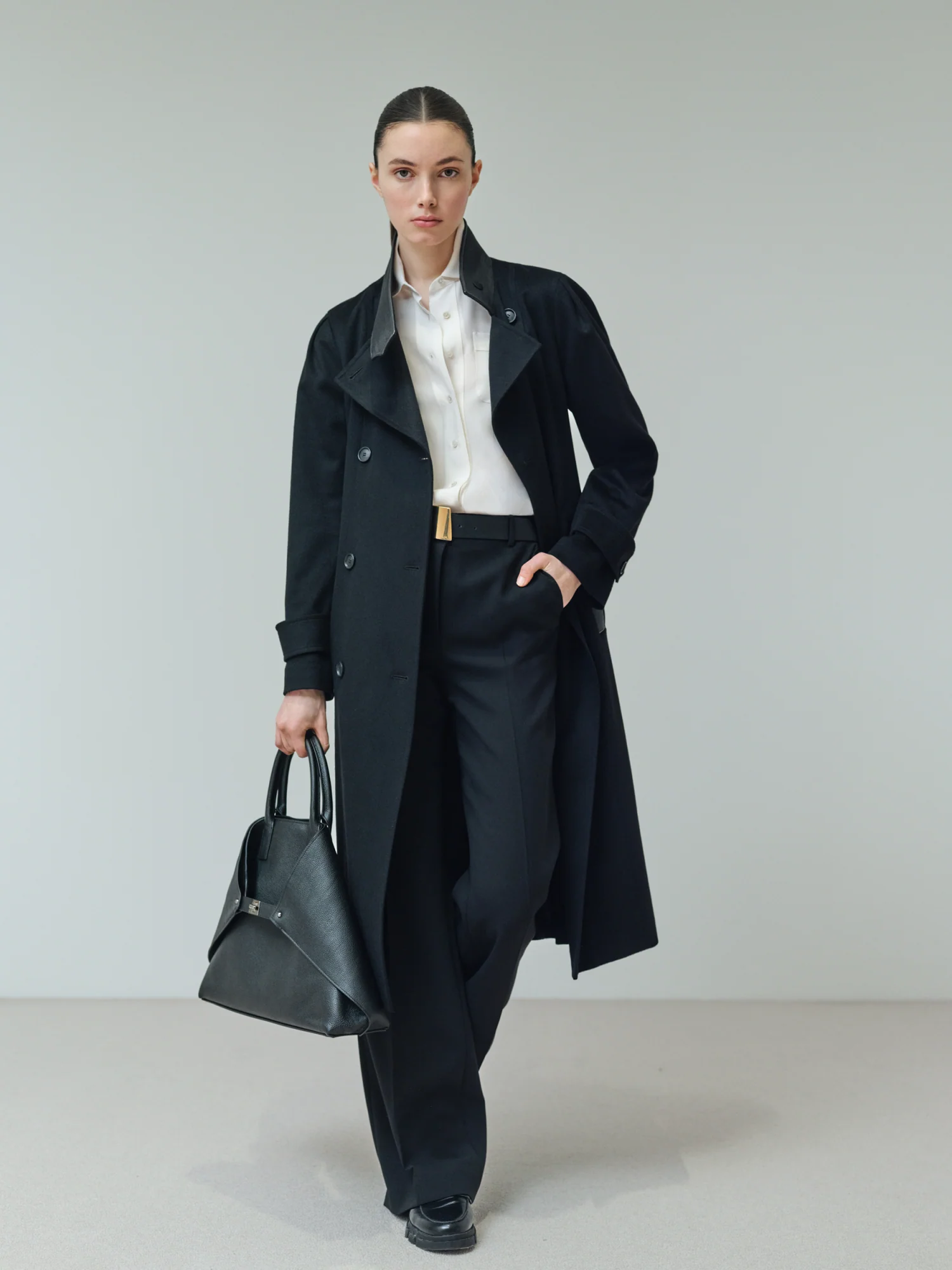 Ai Medium Shoulder Tote - Image 11